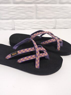 Teva Olowaho SZ 8 Women’s Purple/Yellow/Pink Strapy Flip Flops Comfort Outdoor